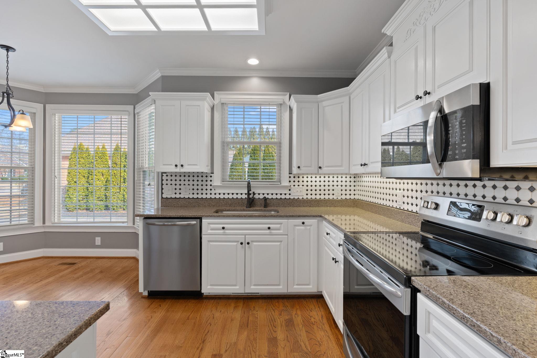 521 Brighton Circle Easley, SC 29642 - Photo 3 of 39