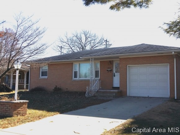2304 East Sangamon Avenue Springfield, IL 62702 - Photo 2 of 14 Gallery Image 2