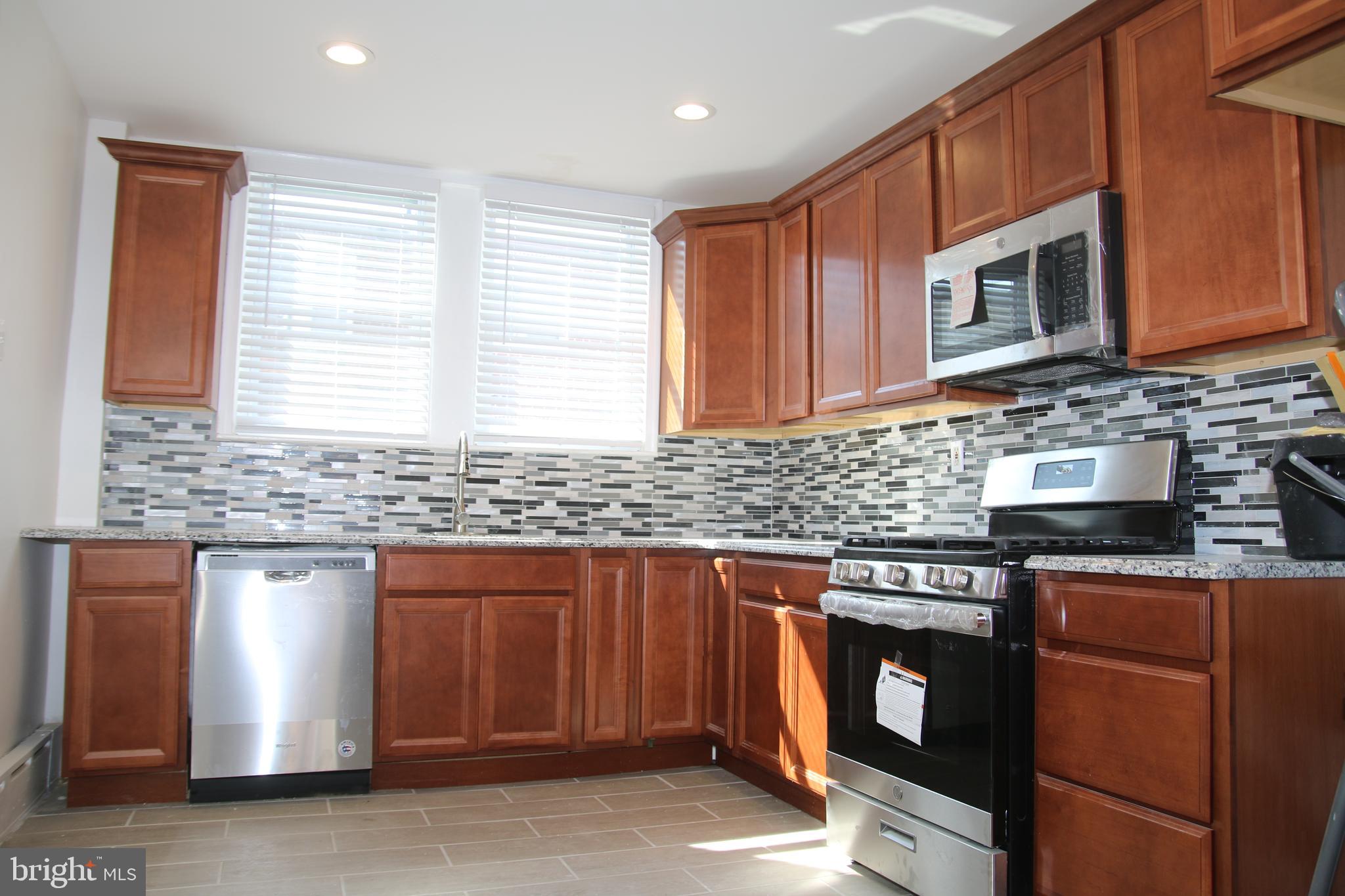 5517 Miriam Road Philadelphia, PA 19124 - Photo 3 of 36 Gallery Image 3