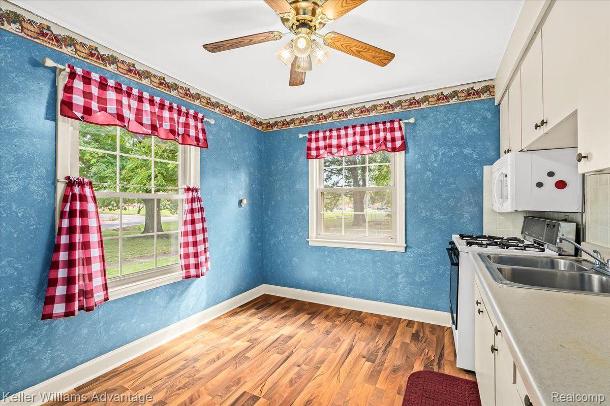 8254 Merrick Street Taylor, MI 48180 - Photo 16 of 22 Kitchen with room to move around