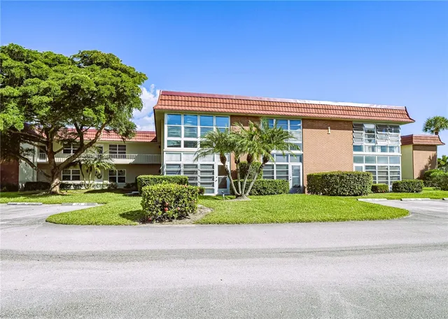 $2,500 | 1 Vista Palm Lane, Unit 207, Vero Beach, FL 32962