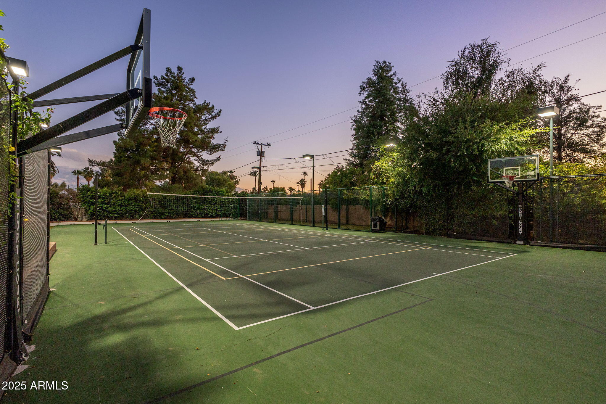 7030 North Wilder Road Phoenix, AZ 85021 - Photo 16 of 70 a view of a tennis court