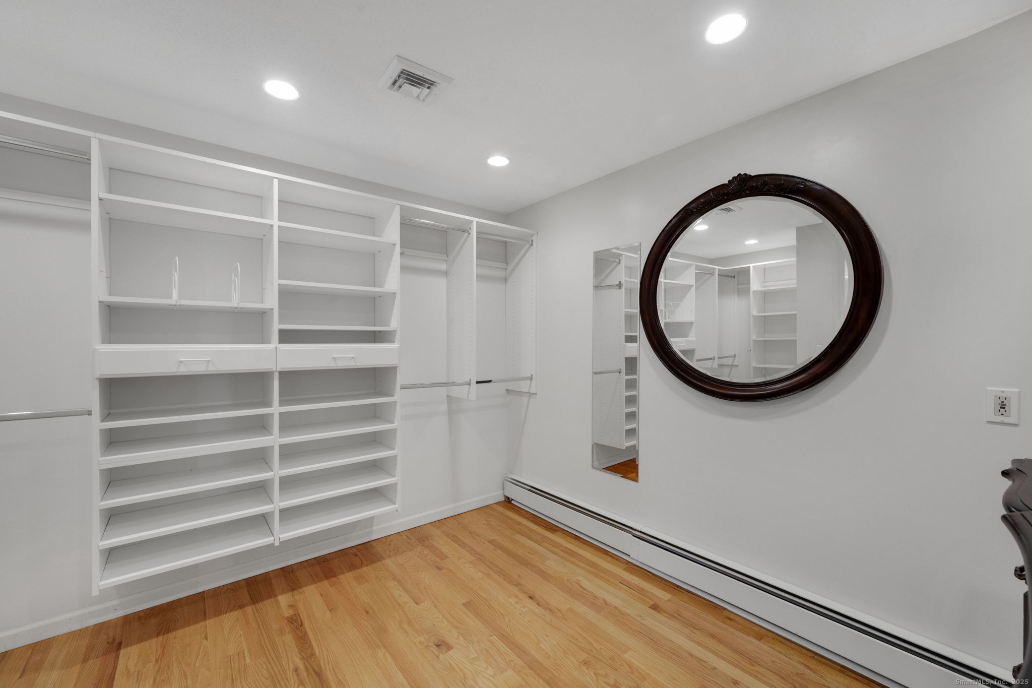 75 Arlen Way West Hartford, CT 06117 - Photo 23 of 39 a view of a room with a large window