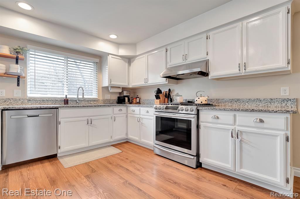 449 Silvervale Drive Rochester Hills, MI 48309 - Photo 13 of 34
