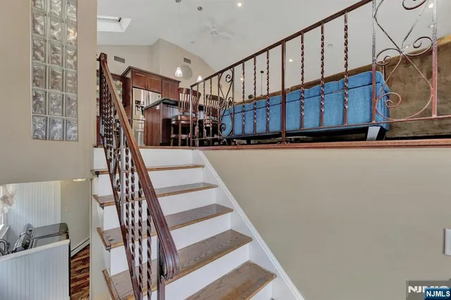 a view of entryway with a front door