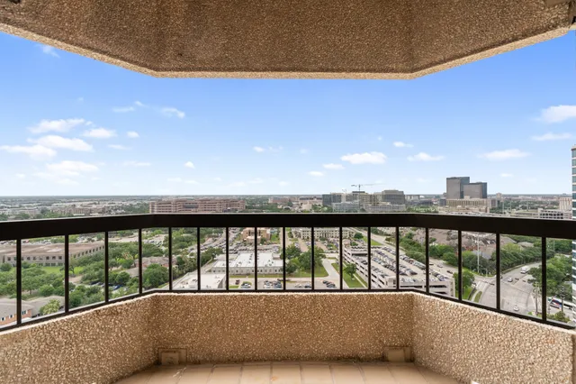 $319,000 | 2001 Holcombe Boulevard, Unit 1905, Houston, TX 77030