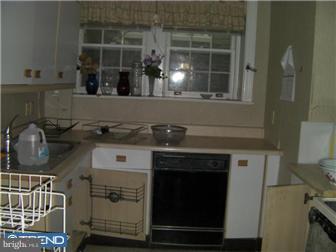 7107 Llanfair Road Upper Darby, PA 19082 - Photo 7 of 10 Kitchen