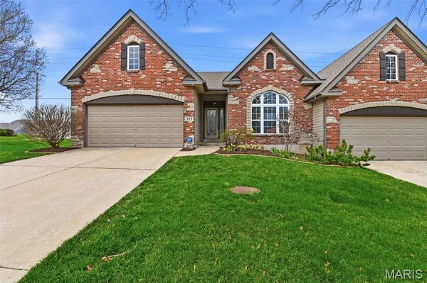 $325,000 | 111 Long And Winding Road, St. Peters, MO 63376