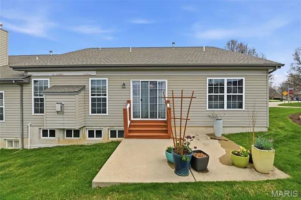 $325,000 | 111 Long And Winding Road, St. Peters, MO 63376