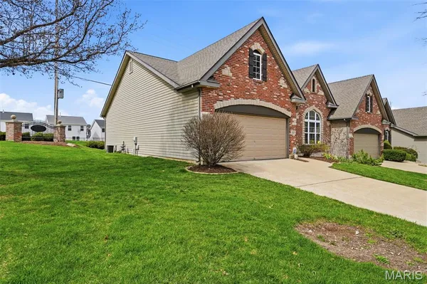 $325,000 | 111 Long And Winding Road, St. Peters, MO 63376