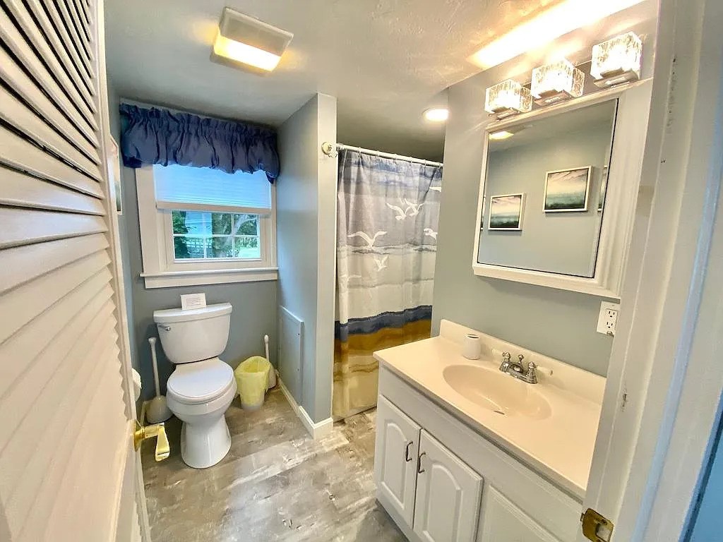 34 Ellery Avenue Middletown, RI 02842 - Photo 12 of 16