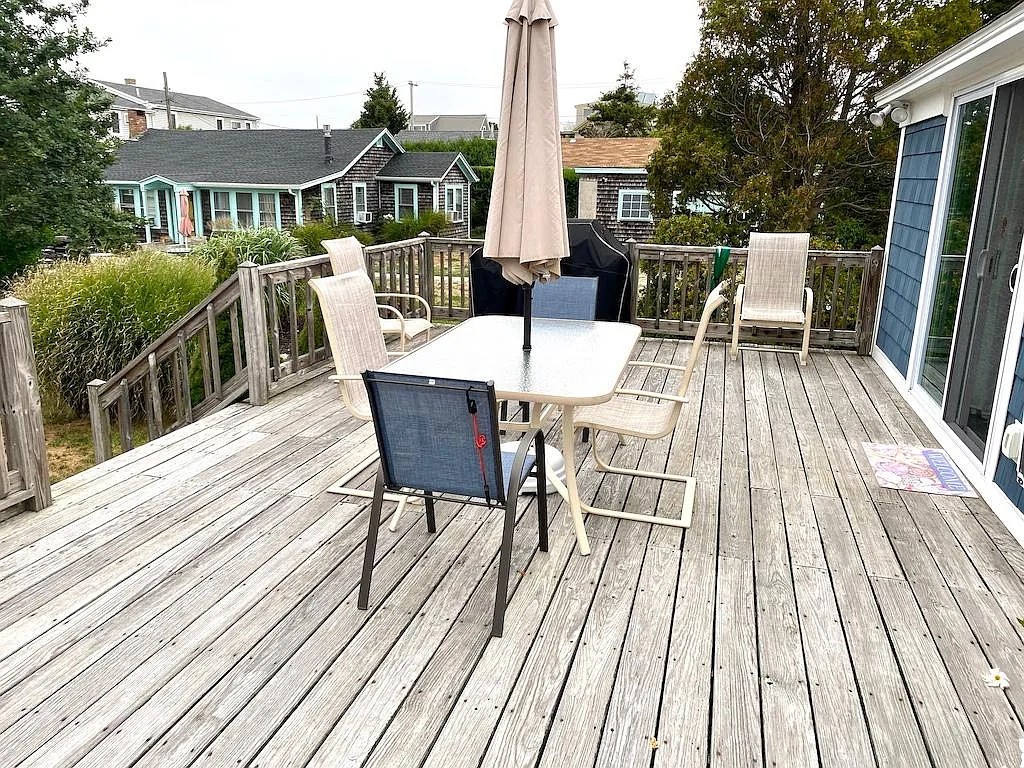 34 Ellery Avenue Middletown, RI 02842 - Photo 15 of 16