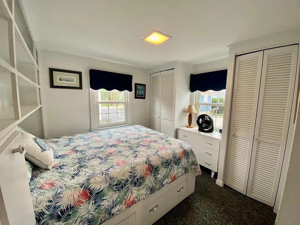 34 Ellery Avenue Middletown, RI 02842 - Photo 10 of 16