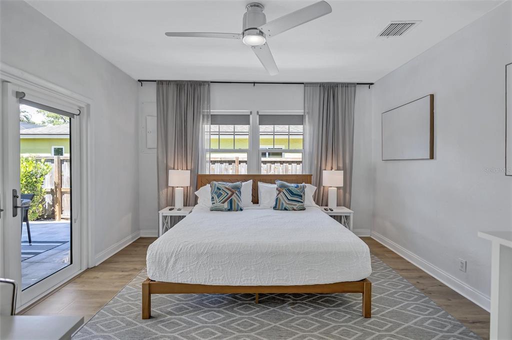2437 Floyd Street Sarasota, FL 34239 - Photo 25 of 50