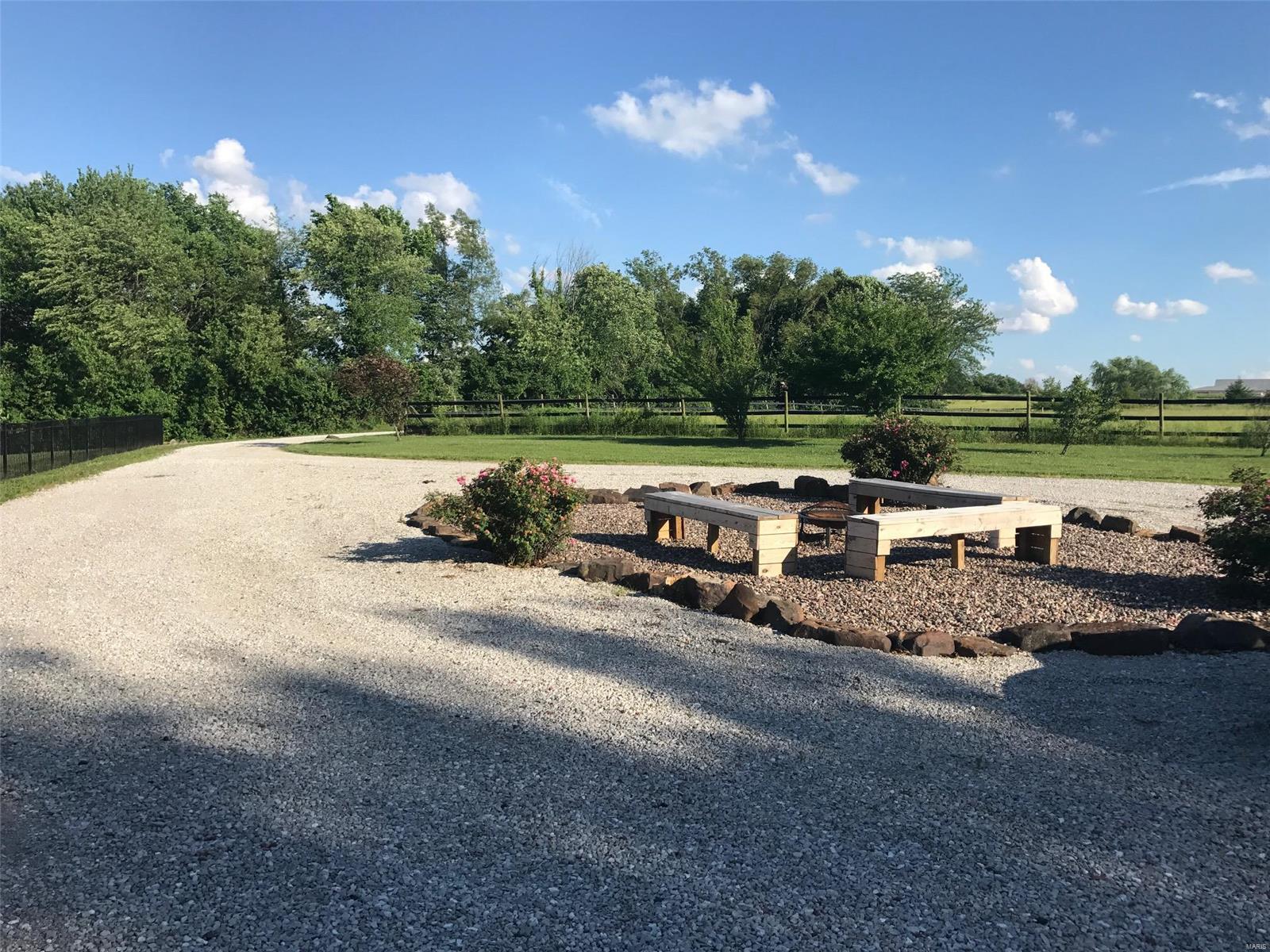 5935 Crowe Farm Road Waterloo, IL 62298 - Photo 3 of 50