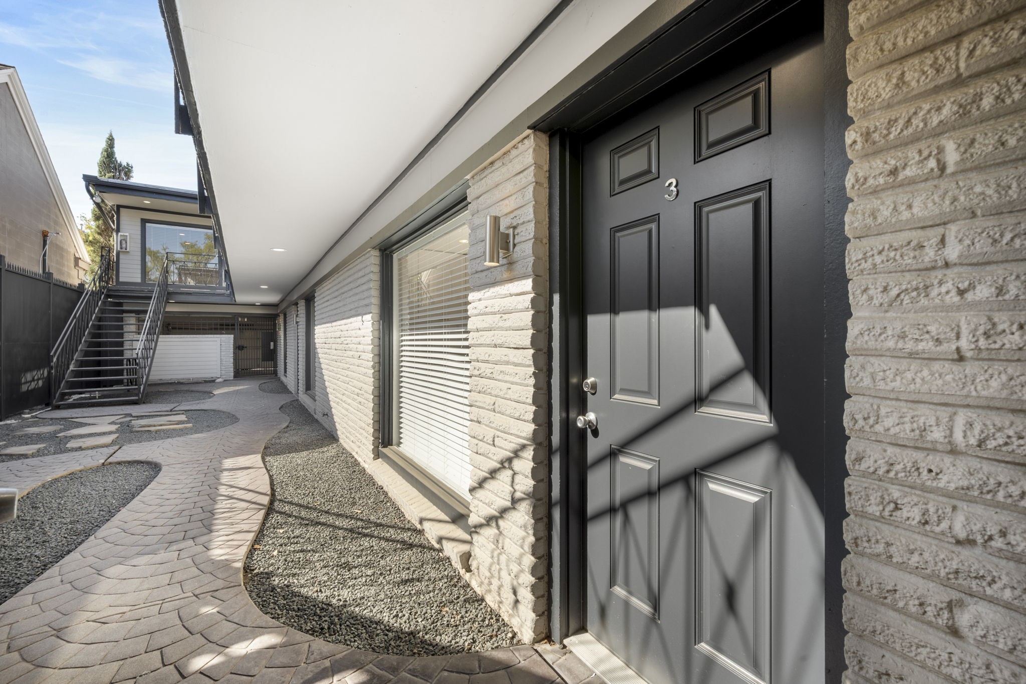 234 Westheimer Road, Unit 8 Houston, TX 77006 - Photo 20 of 24 1st Floor Courtyard Area