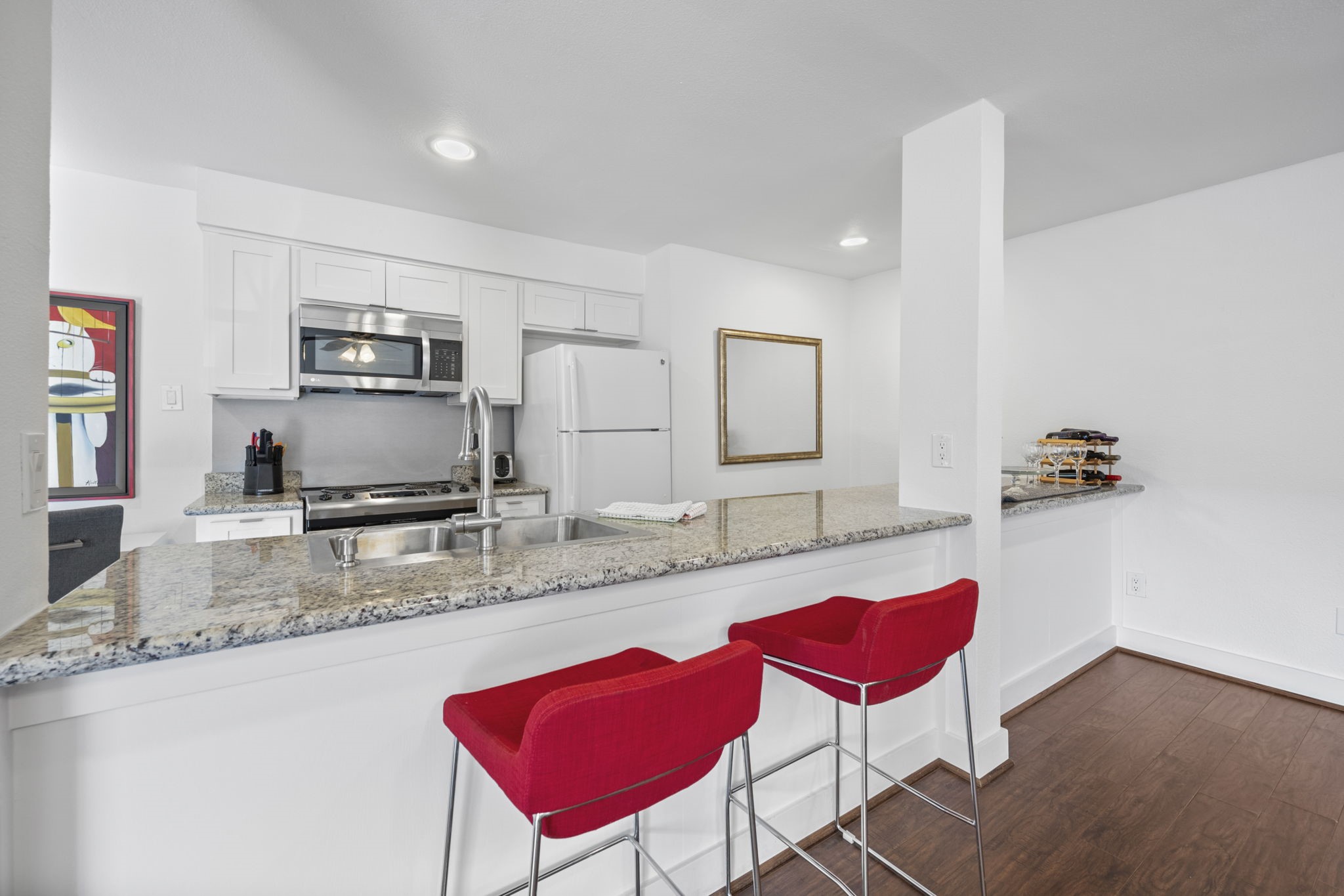 234 Westheimer Road, Unit 8 Houston, TX 77006 - Photo 3 of 24 Wonderful Kitchen With Island Bar
