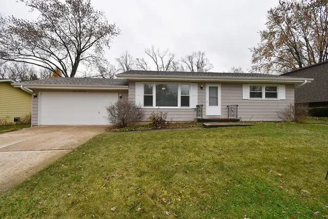 $2,800 | 1191 Meadow Lane, Elgin, IL 60123