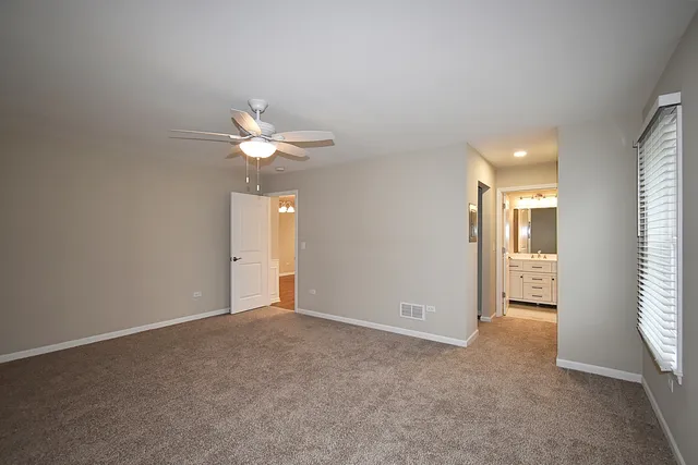 $2,800 | 1191 Meadow Lane, Elgin, IL 60123