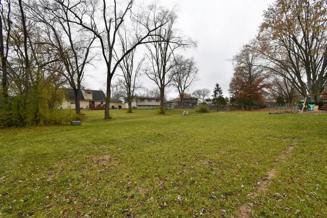 $2,800 | 1191 Meadow Lane, Elgin, IL 60123