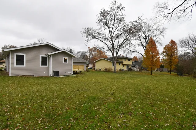 $2,800 | 1191 Meadow Lane, Elgin, IL 60123