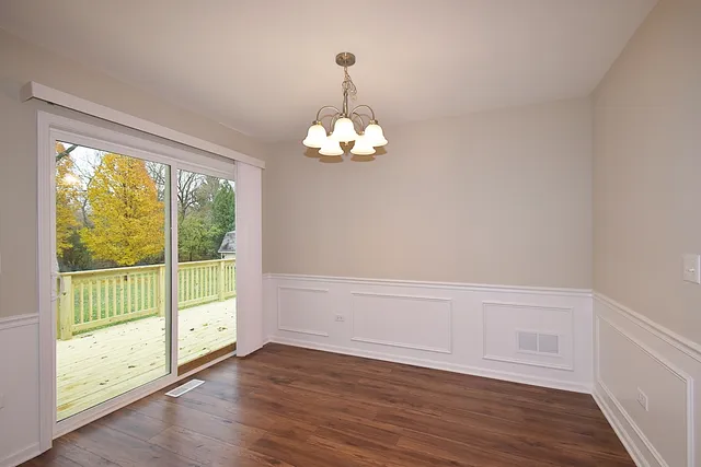 $2,800 | 1191 Meadow Lane, Elgin, IL 60123