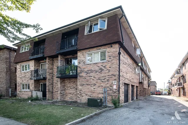 $114,978 | 9708 Nottingham Avenue, Unit 11, Chicago Ridge, IL 60415