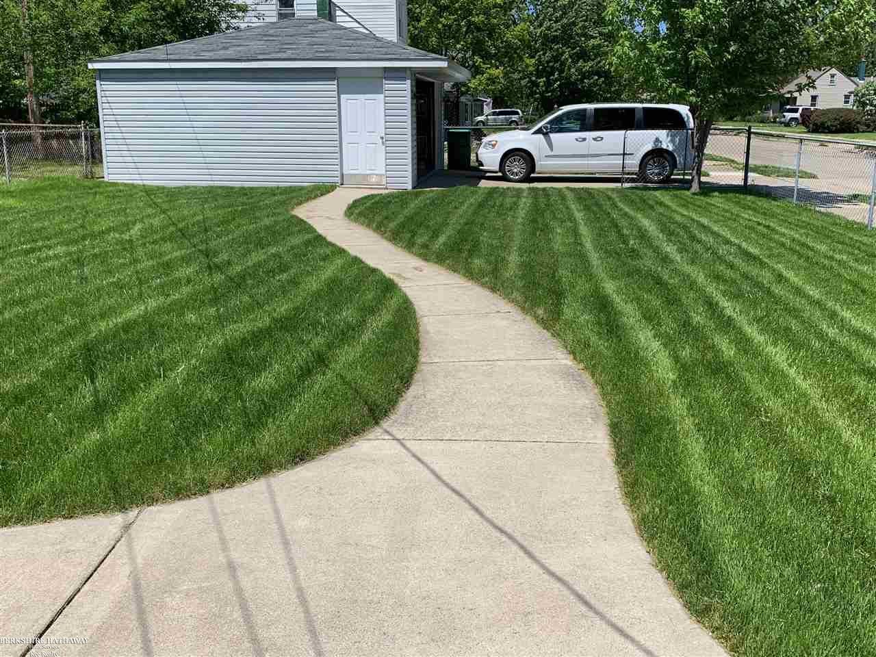 14601 Stephens Road Eastpointe, MI 48021 - Photo 8 of 64 50001052-7.JPG