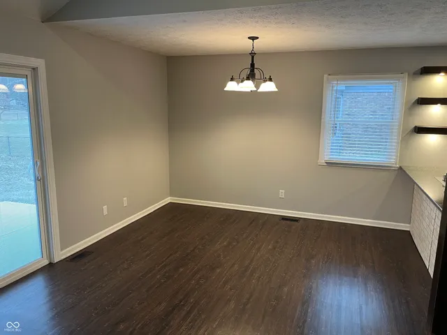 $1,825 | 627 San Carlos Drive, Greenwood, IN 46142