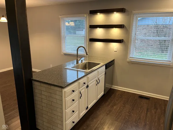 $2,000 | 627 San Carlos Drive, Greenwood, IN 46142