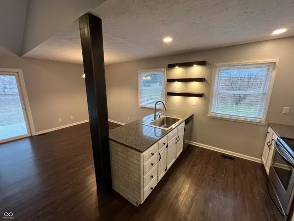 $2,000 | 627 San Carlos Drive, Greenwood, IN 46142