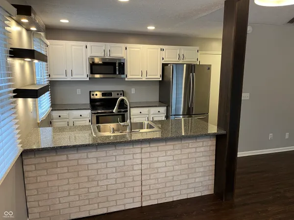 $2,000 | 627 San Carlos Drive, Greenwood, IN 46142