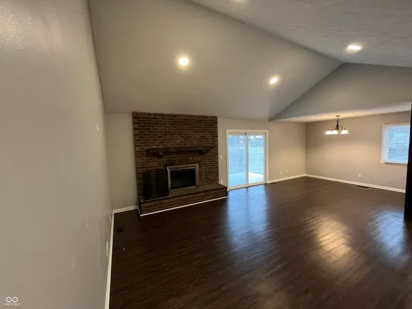 $2,000 | 627 San Carlos Drive, Greenwood, IN 46142