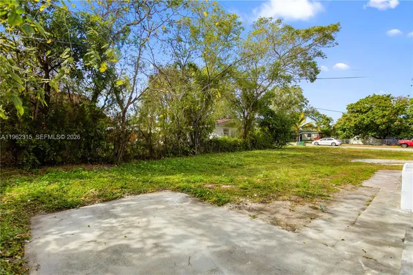 a view of outdoor space yard and entertaining space
