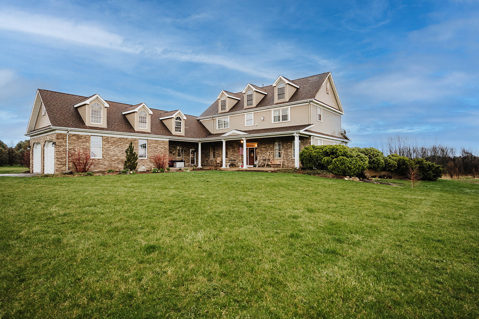 9S151 Granart Road Plano, IL 60545 - Photo 1 of 48 a front view of a house with garden