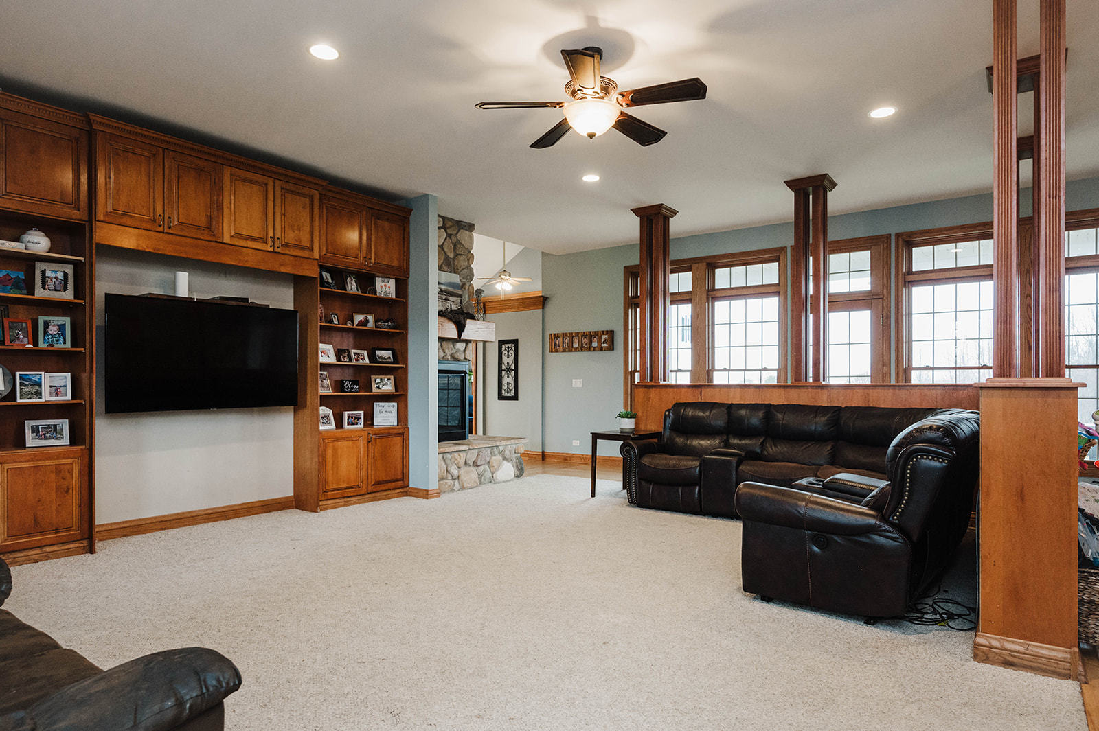 9S151 Granart Road Plano, IL 60545 - Photo 16 of 48 a living room with furniture and a flat screen tv