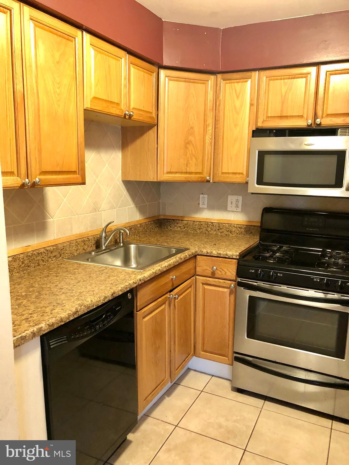 4042 West Ford Road Philadelphia, PA 19131 - Photo 2 of 9 Kitchen