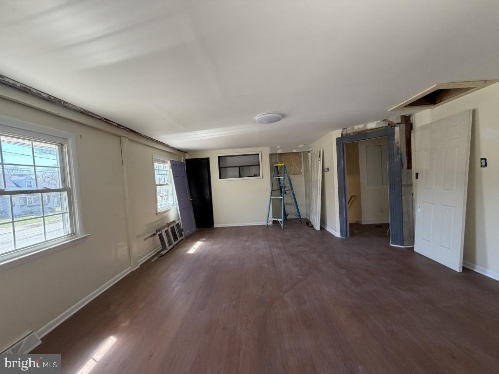 322 Nicholson Road Mount Ephraim, NJ 08059 - Photo 12 of 45 an empty room with windows and closet