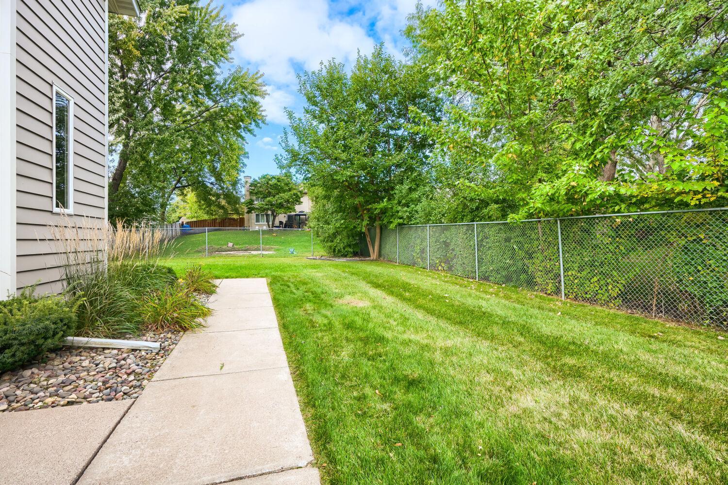 4515 Cinnamon Ridge Trail, Unit A Eagan, MN 55122 - Photo 27 of 28 Gallery Image 27