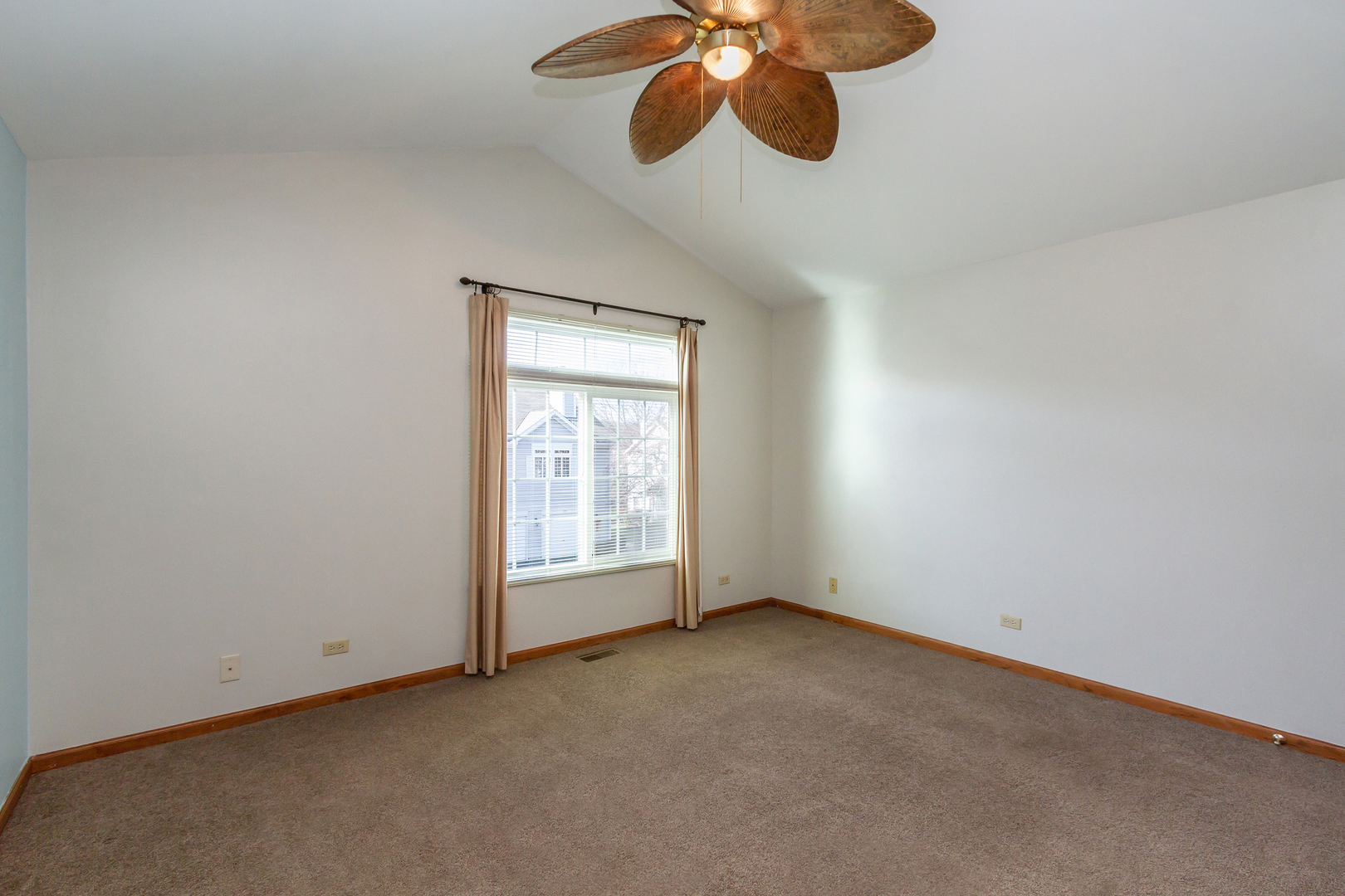 291 Nautical Way Elgin, IL 60123 - Photo 12 of 21