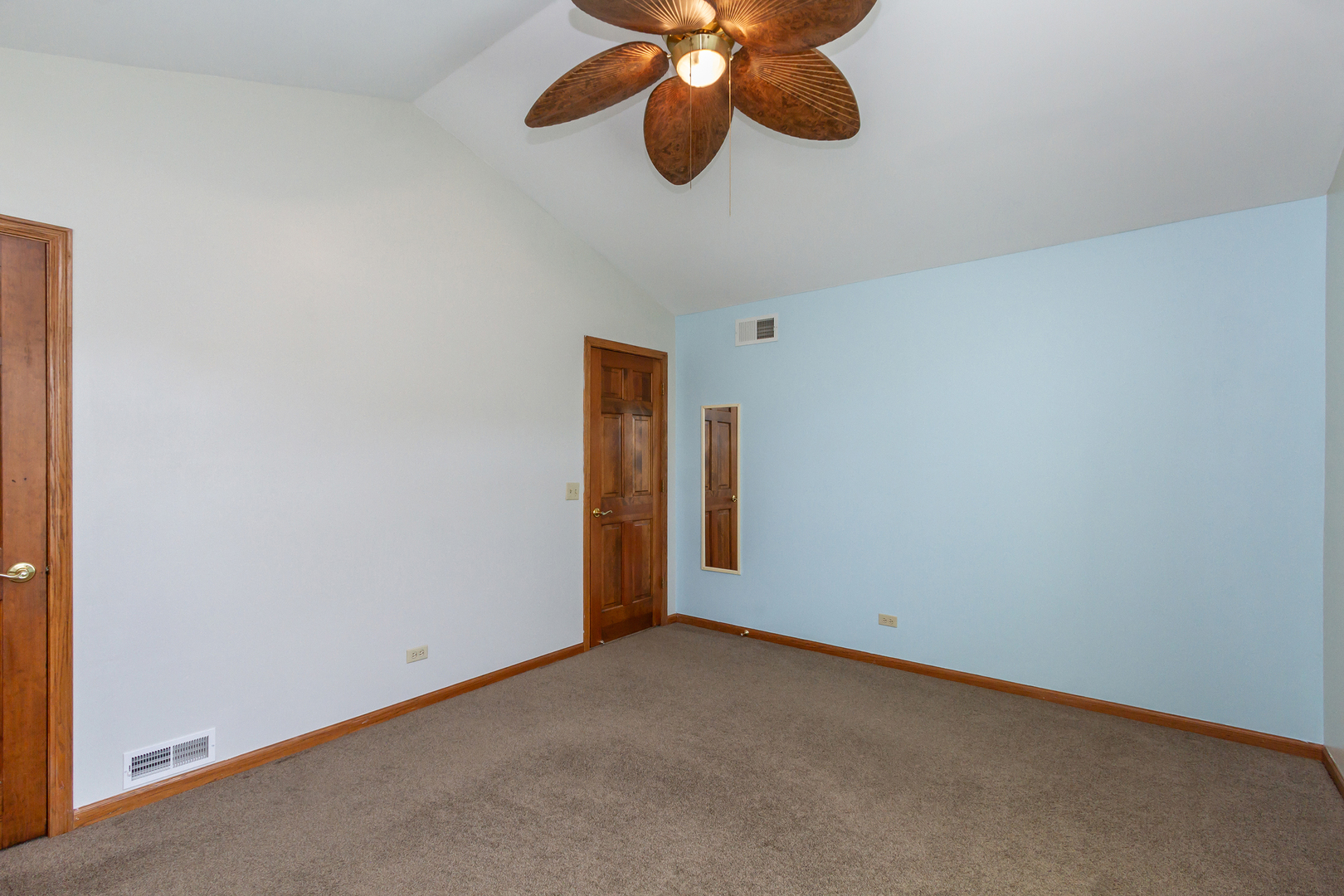 291 Nautical Way Elgin, IL 60123 - Photo 13 of 21