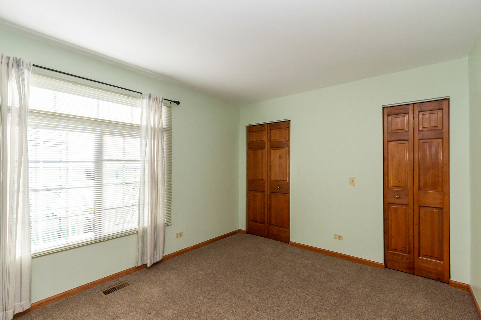 291 Nautical Way Elgin, IL 60123 - Photo 15 of 21