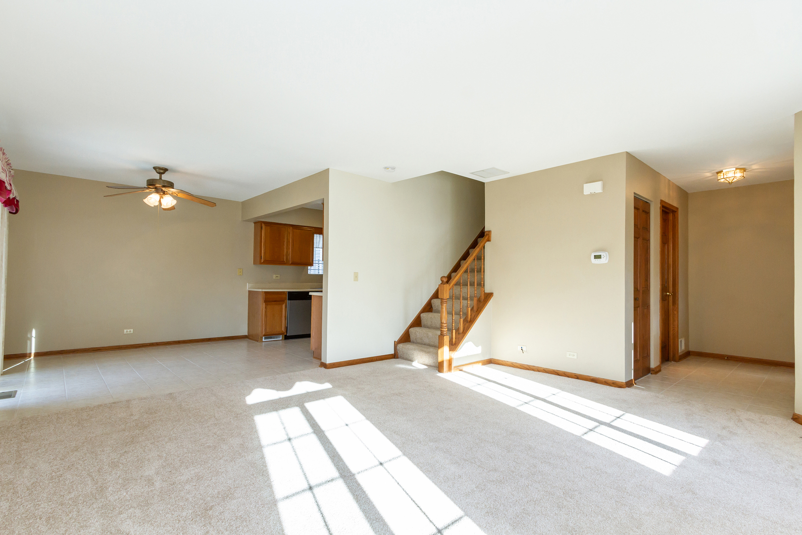 291 Nautical Way Elgin, IL 60123 - Photo 3 of 21