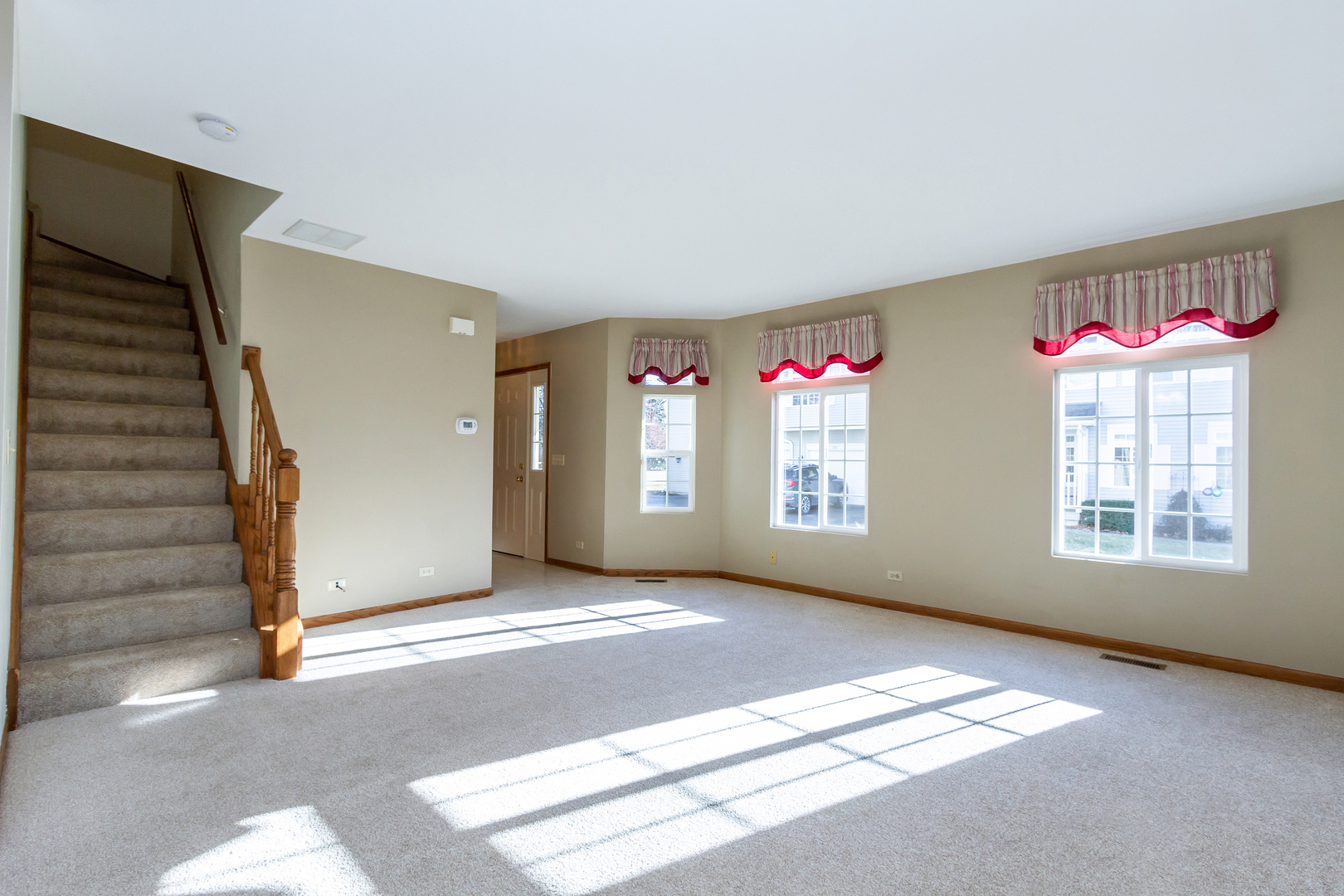 291 Nautical Way Elgin, IL 60123 - Photo 4 of 21