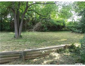 2435 Eaton Road Charlotte, NC 28205 - Photo 8 of 8 a view of a yard