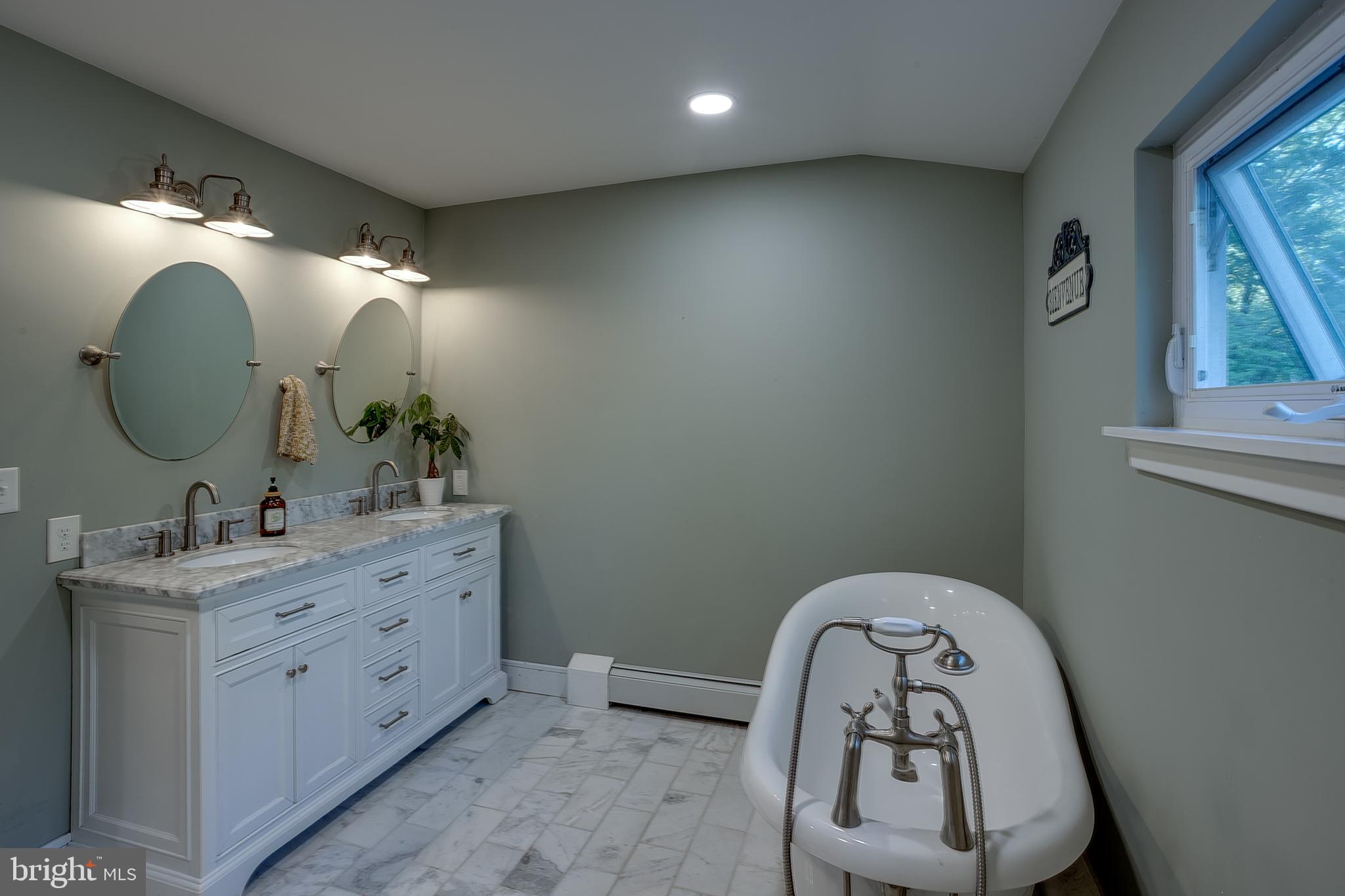 125 Union Mill Road Mount Laurel, NJ 08054 - Photo 34 of 45 Hallway Full Bathroom