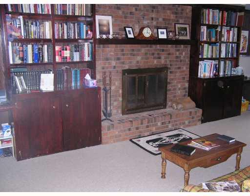 601 Thomas Road Eighty Four, PA 15330 - Photo 4 of 8 Den/Family/Great Room.