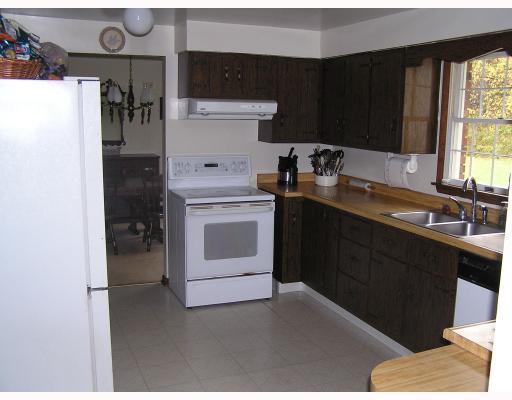601 Thomas Road Eighty Four, PA 15330 - Photo 7 of 8 Kitchen.
