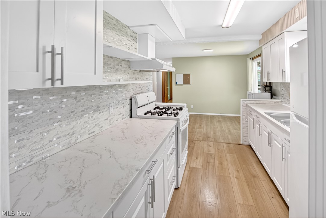 39568 Carol Lane Elyria, OH 44035 - Photo 4 of 41