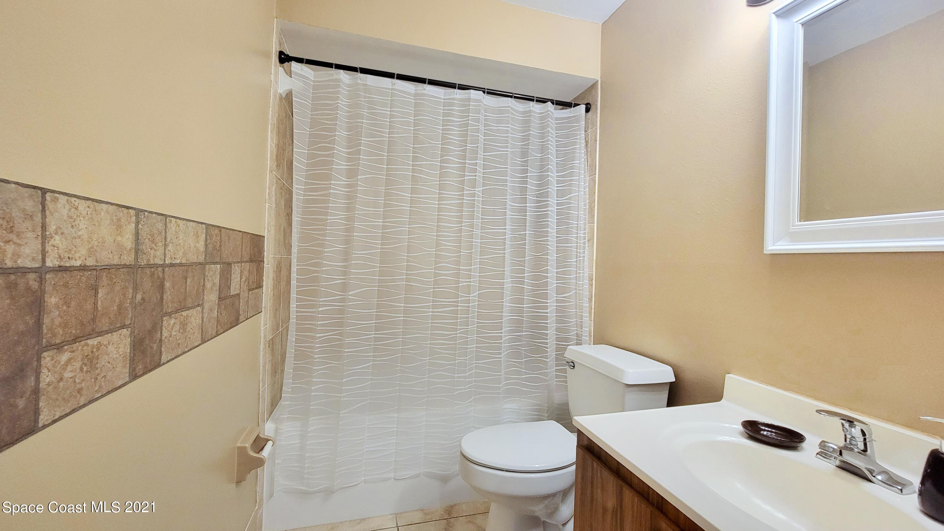 1880 Tallpalm Road Melbourne, FL 32935 - Photo 14 of 23 Second Bath